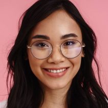 Glasses-Friendly Hairstyles for Women That Look Amazing